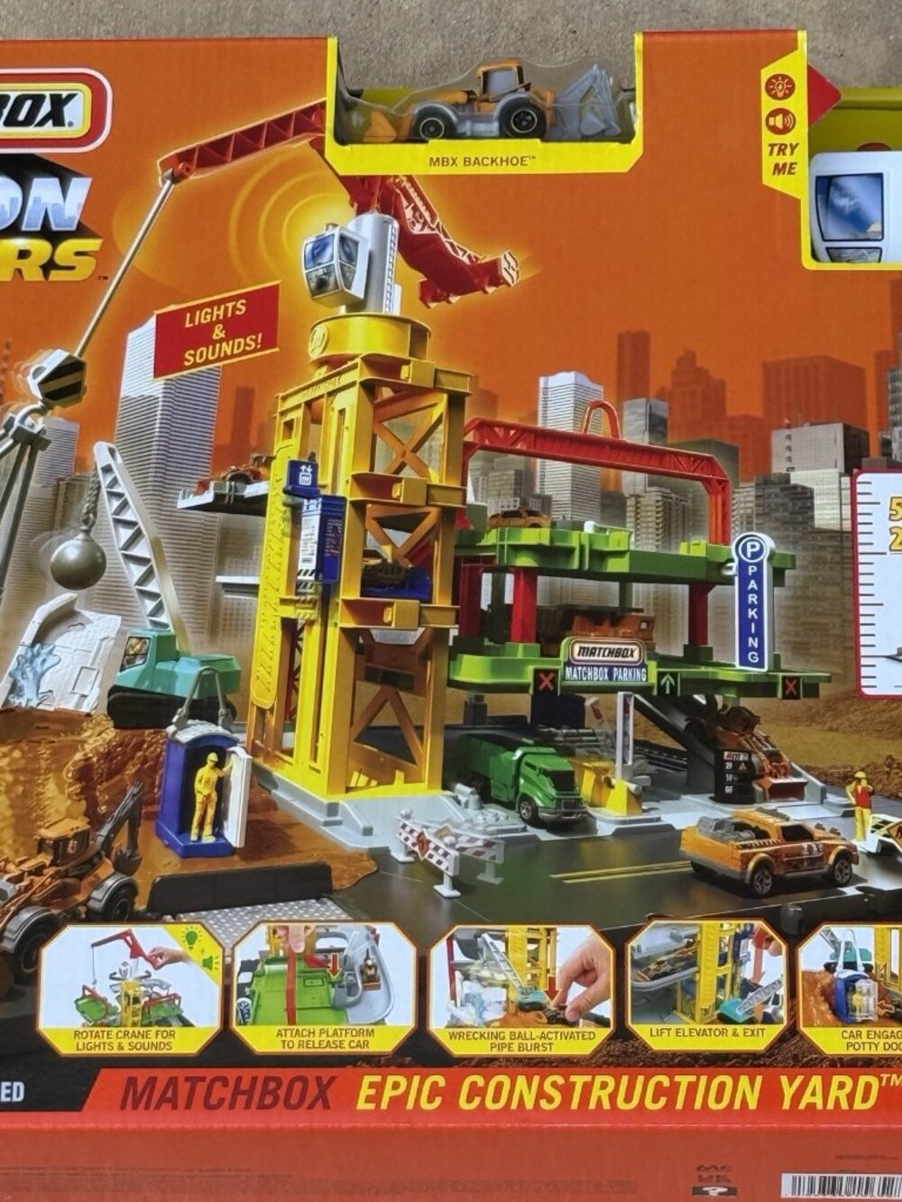 Mattel HPD62 Matchbox Action Drivers Epic Construction Yard, Lights and Sounds - Picture 5 of 11